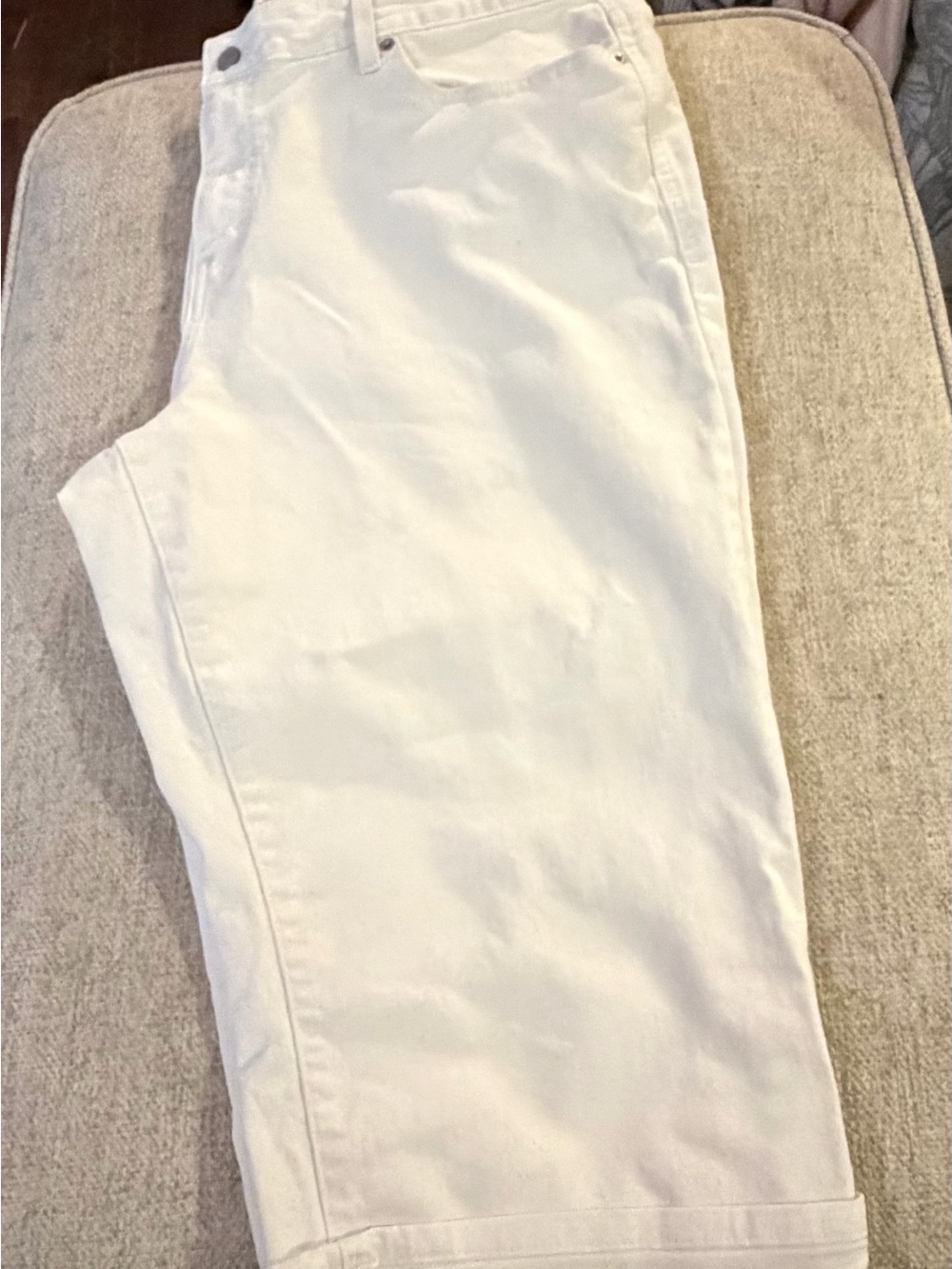 Levi's White Capri Jeans